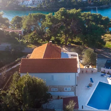 Amazing House W Pool And Big Sunny Terrace Close To Sea & Splitska