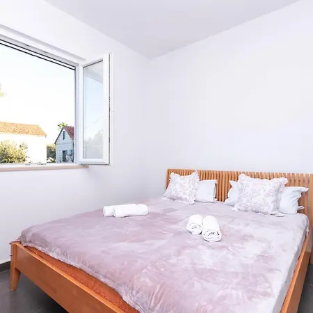 Amazing House W Pool And Big Sunny Terrace Close To Sea & Holiday home Splitska