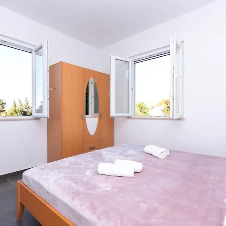 Amazing House W Pool And Big Sunny Terrace Close To Sea &