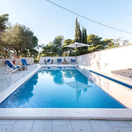 Amazing House W Pool And Big Sunny Terrace Close To Sea &