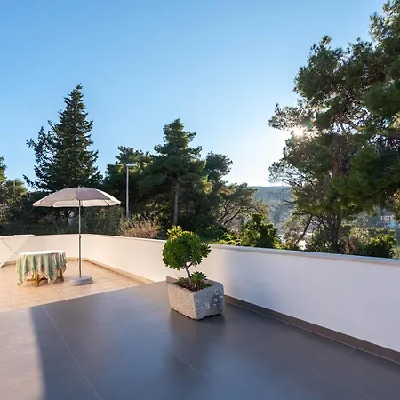Amazing House W Pool And Big Sunny Terrace Close To Sea & * Splitska